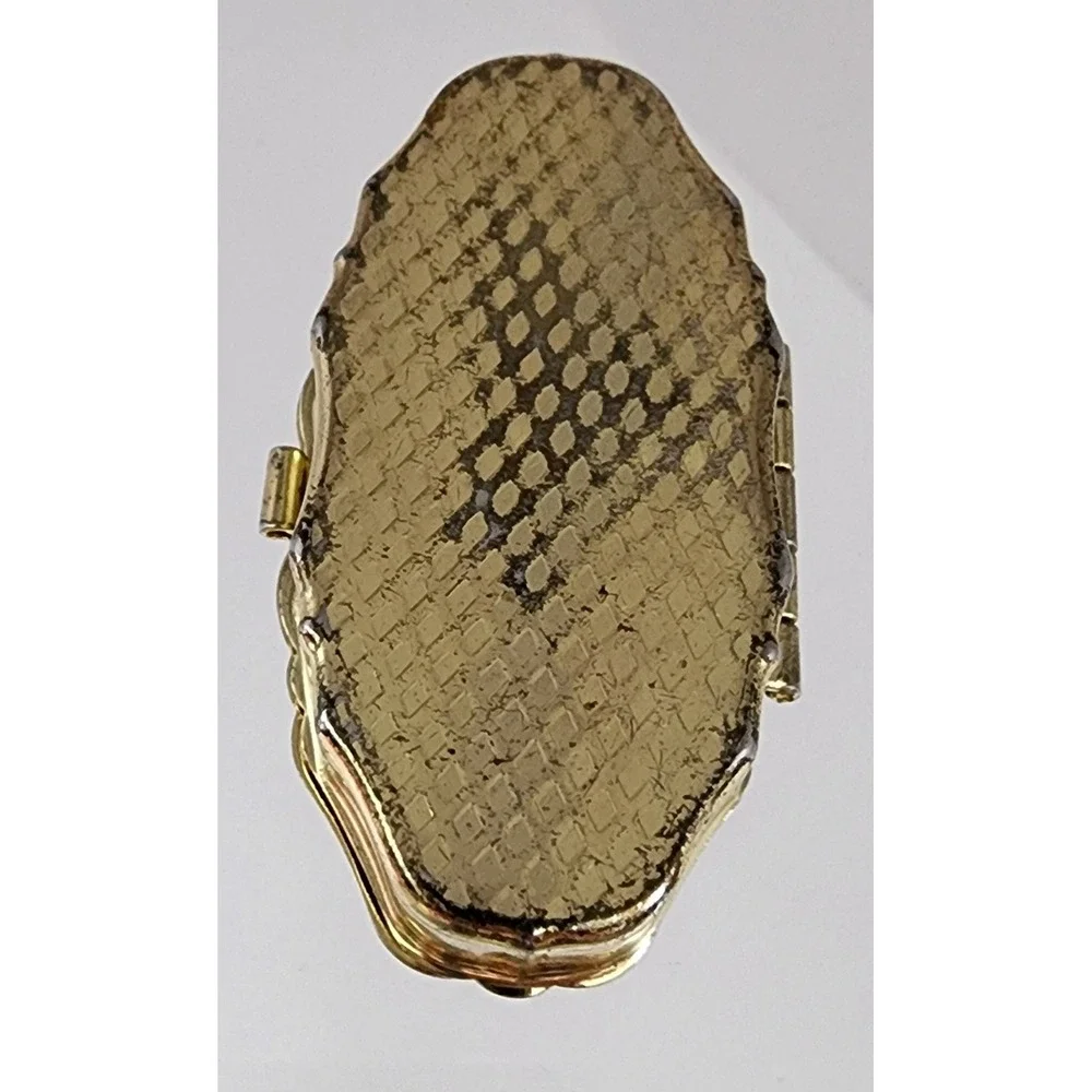 Unbranded vintage pill